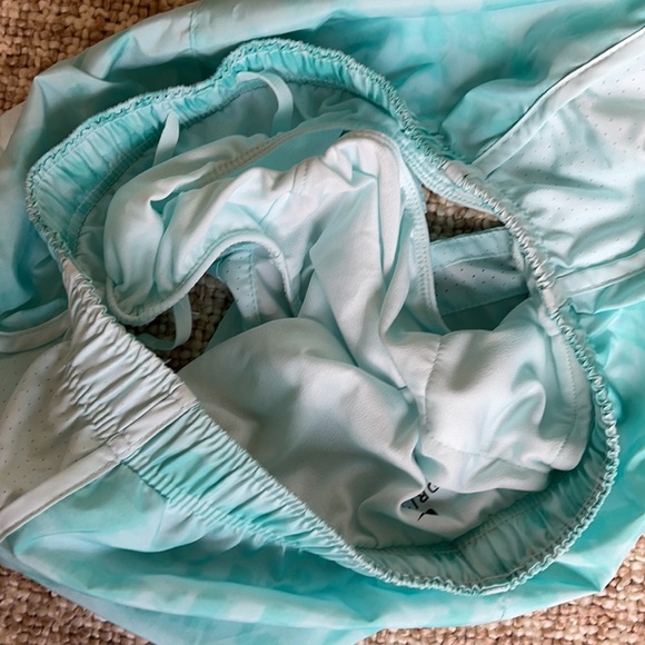 NIKE WOMENS RUNNING SHORTS - Picture 6 of 11